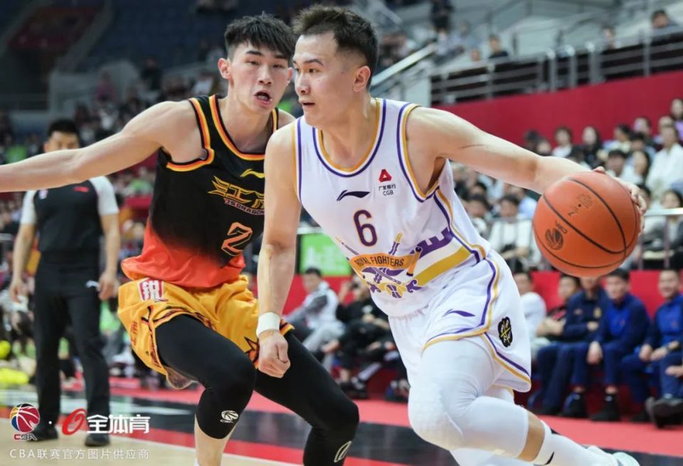 重庆男篮硬战不败,坚守主场取胜的简单介绍 重庆男篮硬战不败,坚守主场取胜的简单介绍