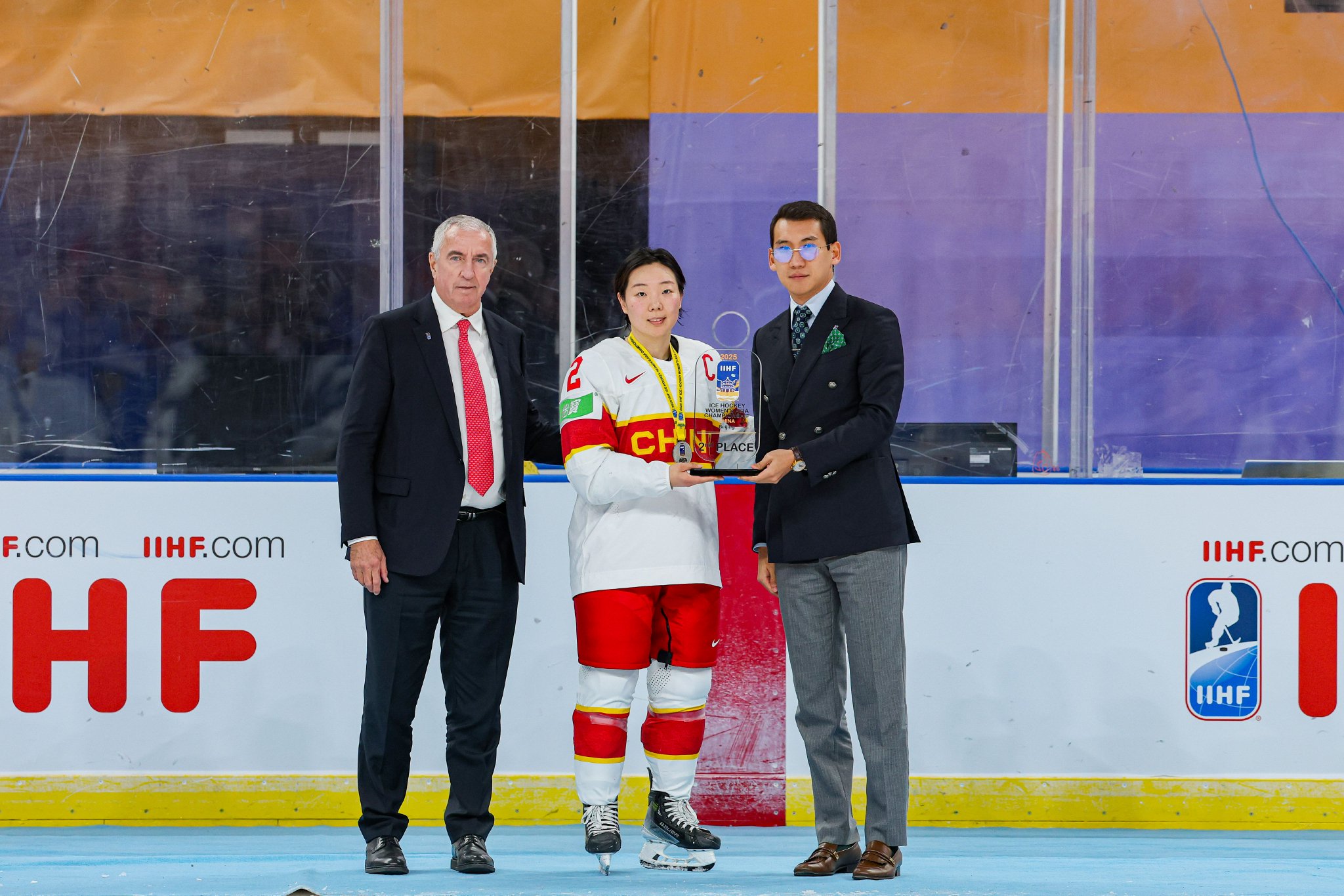 国家女子足球队勇夺国际比赛亚军 国家女子足球队勇夺国际比赛亚军