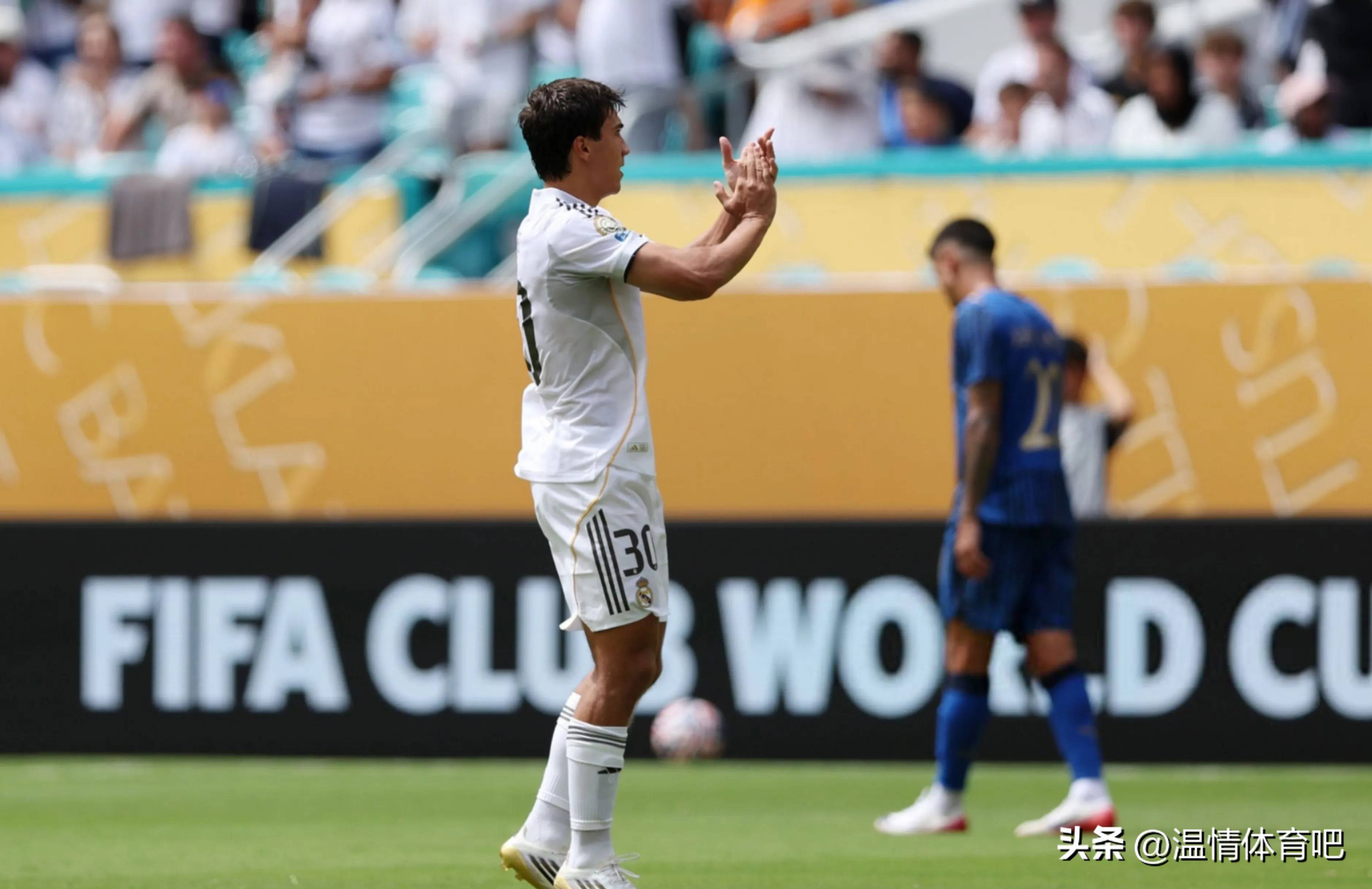 皇马完胜AC米兰，取得欧冠小组赛开门红