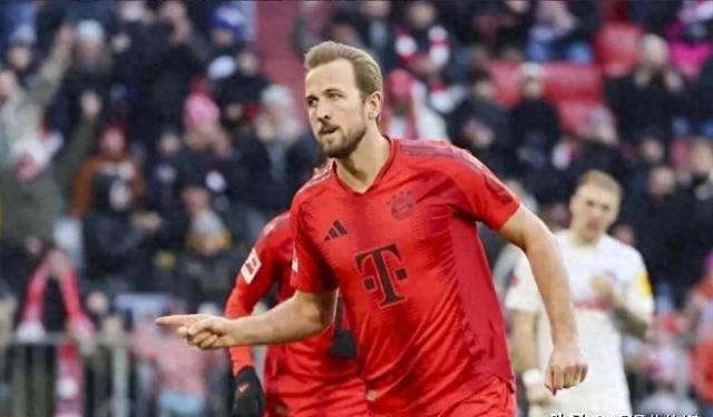 曼联队员全力拼搏,为球队夺冠 曼联队员全力拼搏,为球队夺冠