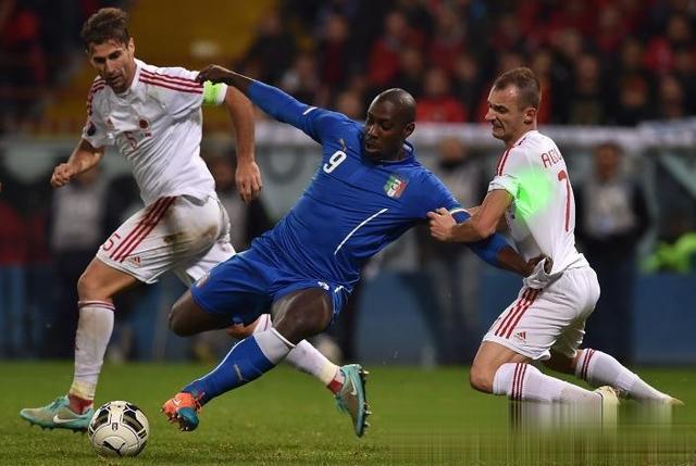 意大利队将展开一场紧张的较量 意大利队将展开一场紧张的较量